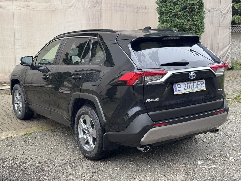 TOYOTA RAV4 2025 — imagine 3