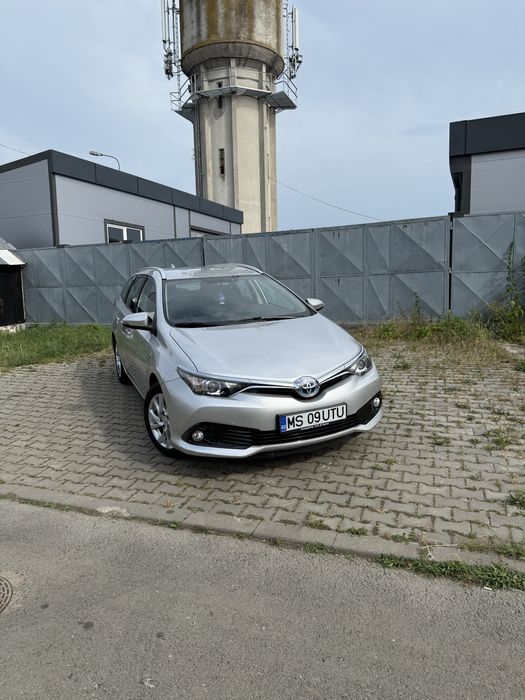 TOYOTA Auris 2015