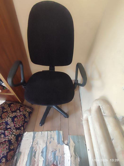 Kreslo yangi xolatda