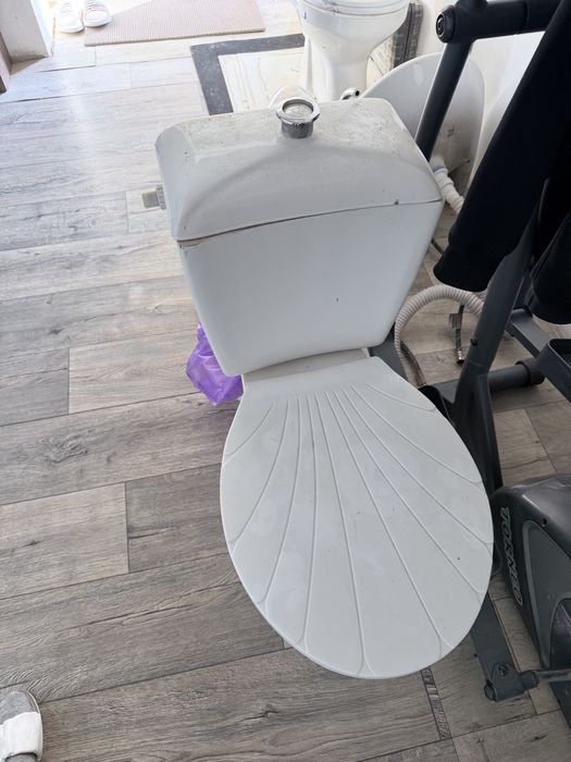 Продам унитаз и раковину