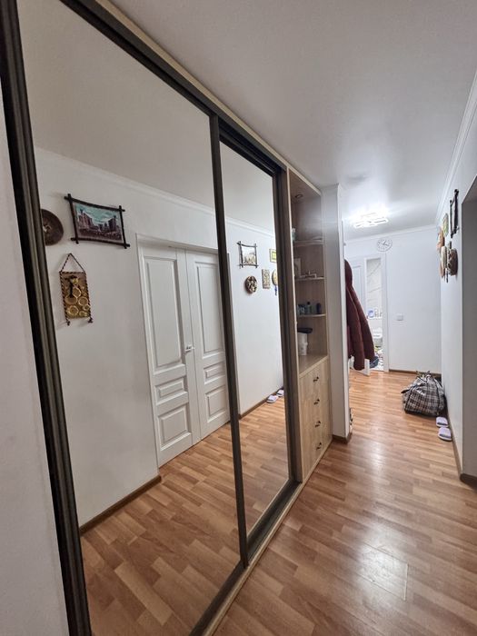 Продам шкаф купейный, большой.