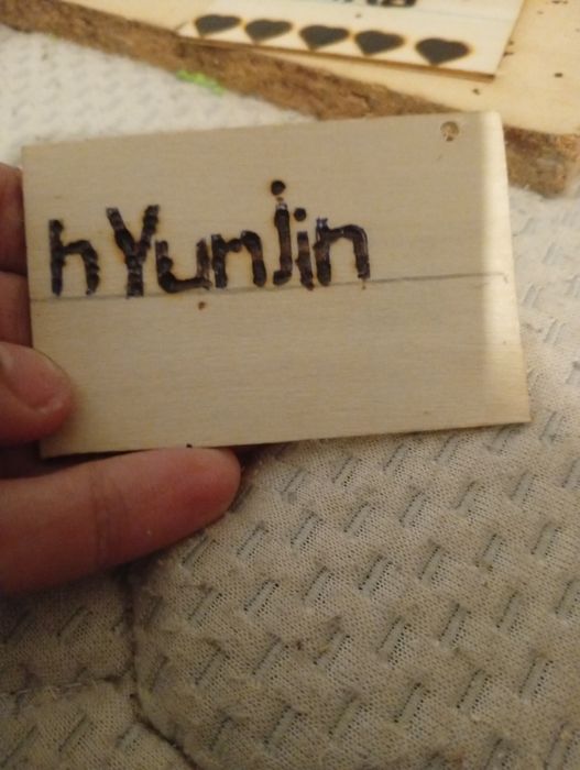 Brelocuri personalizate pirogravate handmade