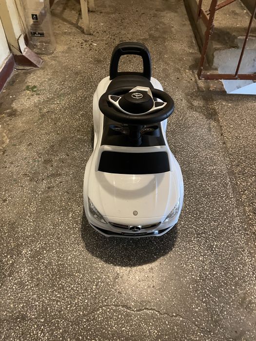 Vand masinuta Mercedes in stare foarte buna.