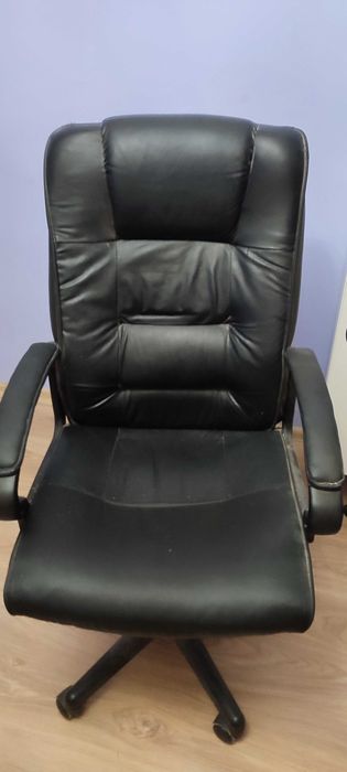 Тапицер и сглобяване мебели наддомно