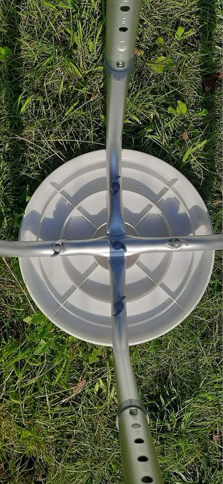 Scaun baie rotund, sezut rotativ, ajustabil, aluminiu, sustine 110 Kg