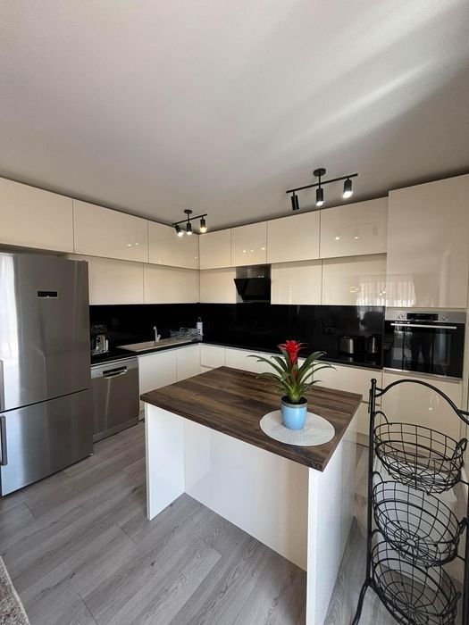 Дава се под наем Тристаен апартамент в София, Витоша - 128 кв.м за 1396.38 € - Снимка #4