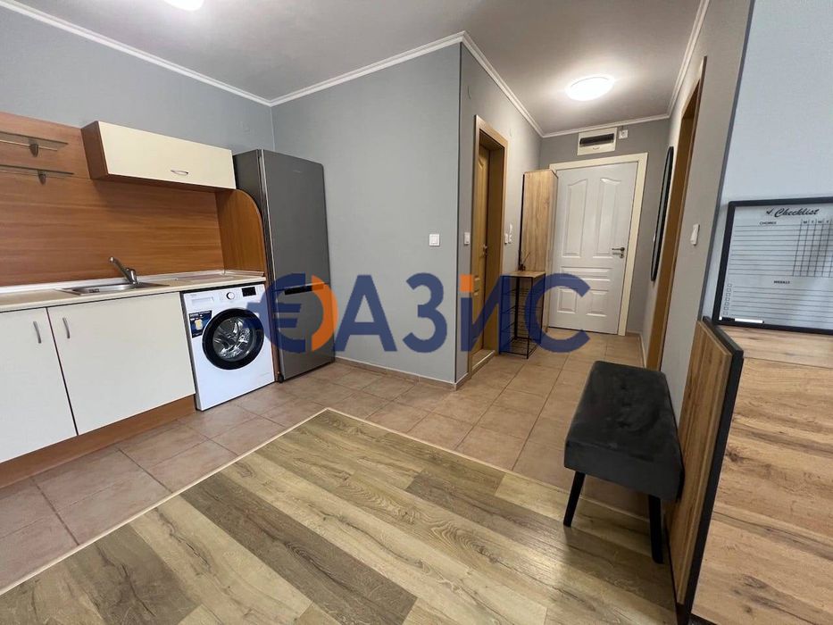 Продава се Двустаен апартамент в к.к. Слънчев бряг - 71 кв.м за 747 €/кв.м - Снимка #3