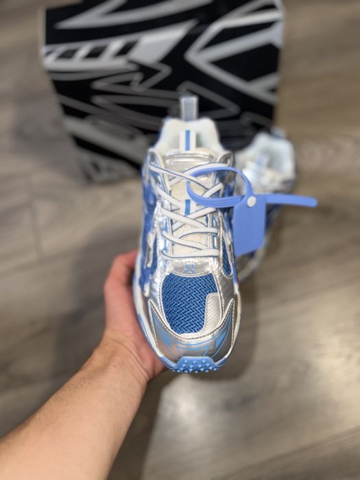 Off White Be Right Back