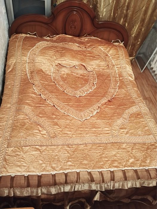 Срочно!! Кровать двухспальная Белорусия . В отличном состояние