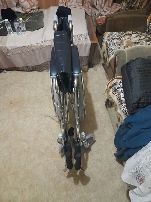 Инвалидная коляска  сотилади. Янги холатда. четдан келтирилган .