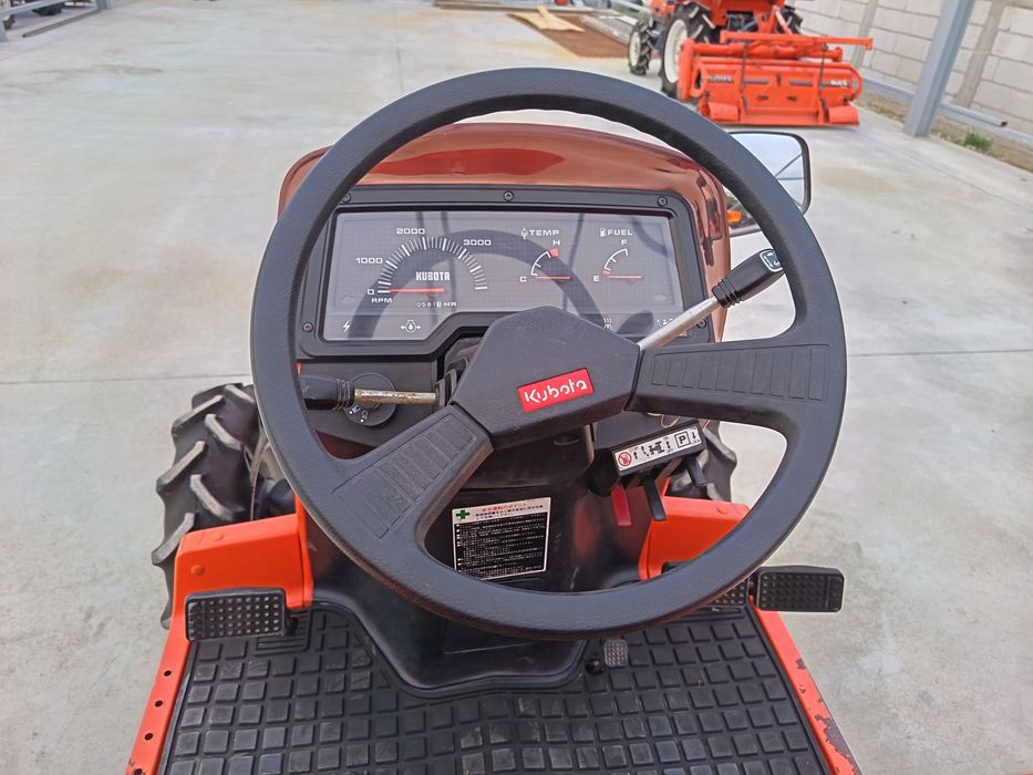 Tractor japonez Kubota