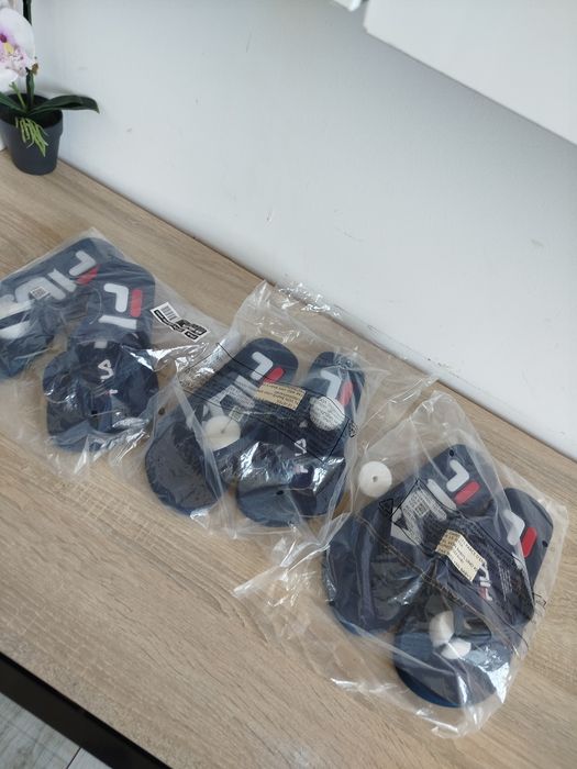 Șlapi Fila unisex  noi cu eticheta mărimi 36, 37 și 40
