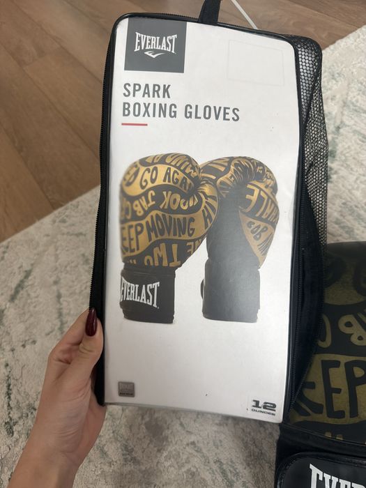 Боксови ръкавици Everlast