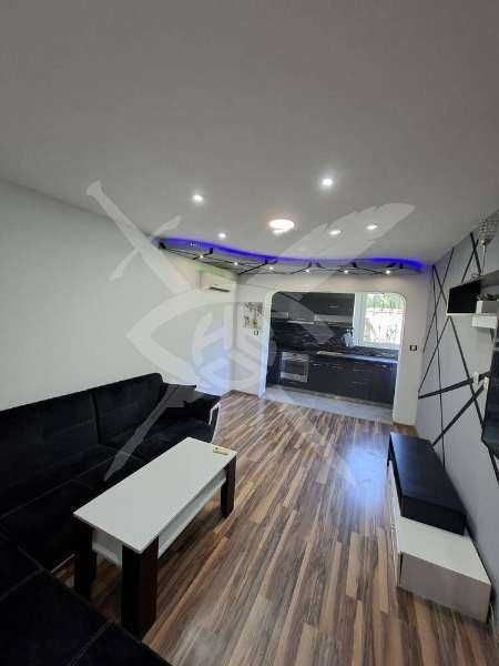 Двустаен апартамент - кв. Тракия - 11891041