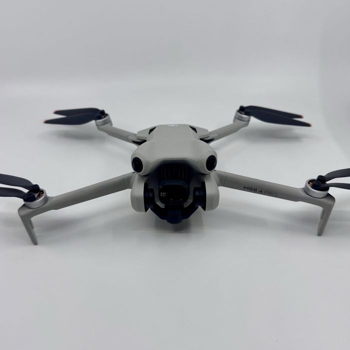 Drona DJI Mini 4 Pro Fly More Combo | 3 Baterii + Telecomanda DJI RC 2