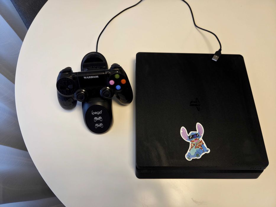PS4 slim     1tb