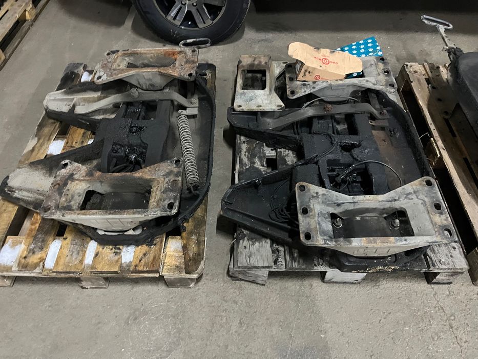 Продам седло тягача 4 шт