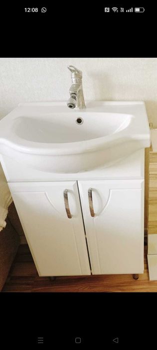 Раковину со шкафчиком