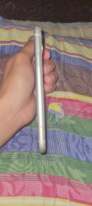Продам iPhone 11 на запчасть