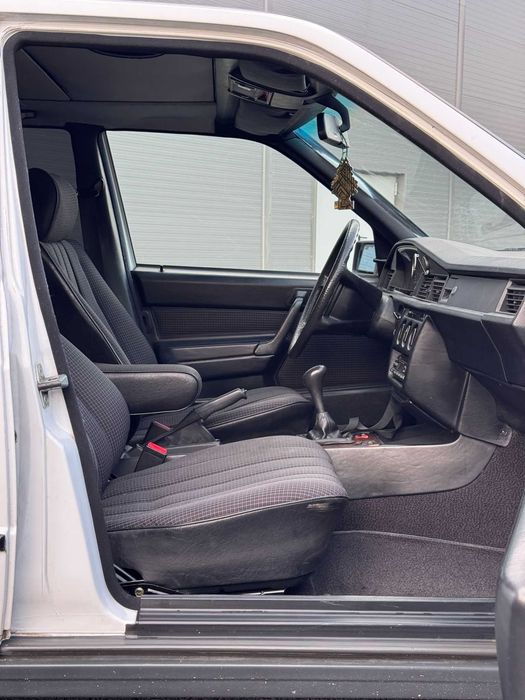 Mercedes 190E ( 1988 )