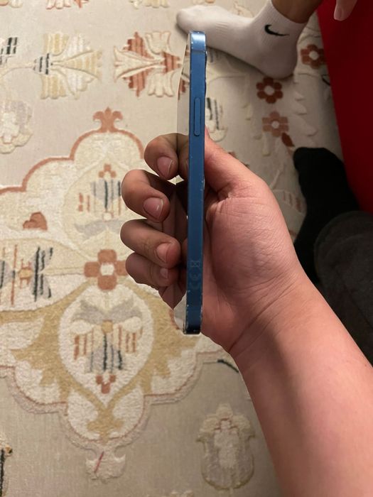 Аифон 12 сини.    Срочна