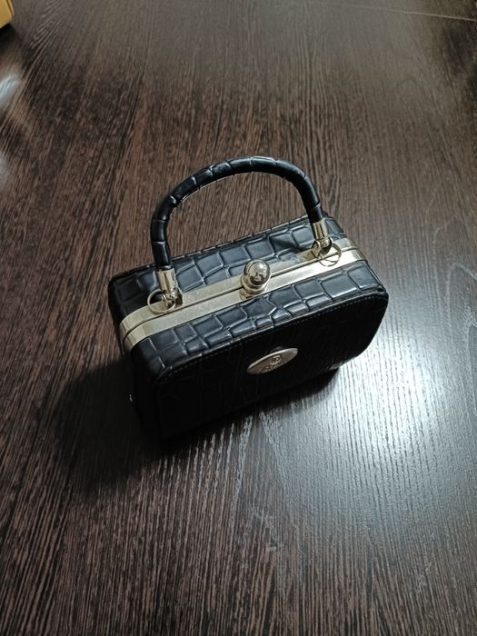 Продам женскую сумочку