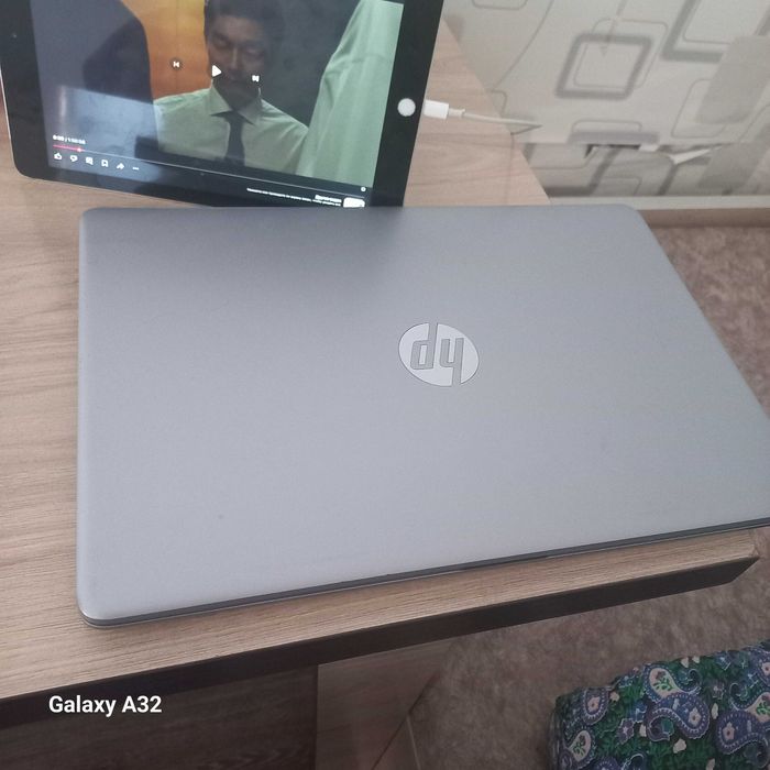 Ноутбук новый,работает отлично!!