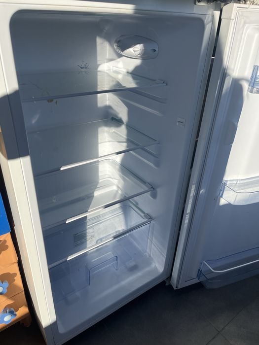 Продавам  Хладилник