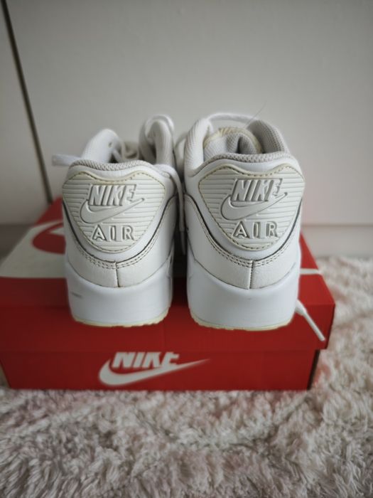 Дамски маратонки Nike Air Max 90/ бели 36 номер