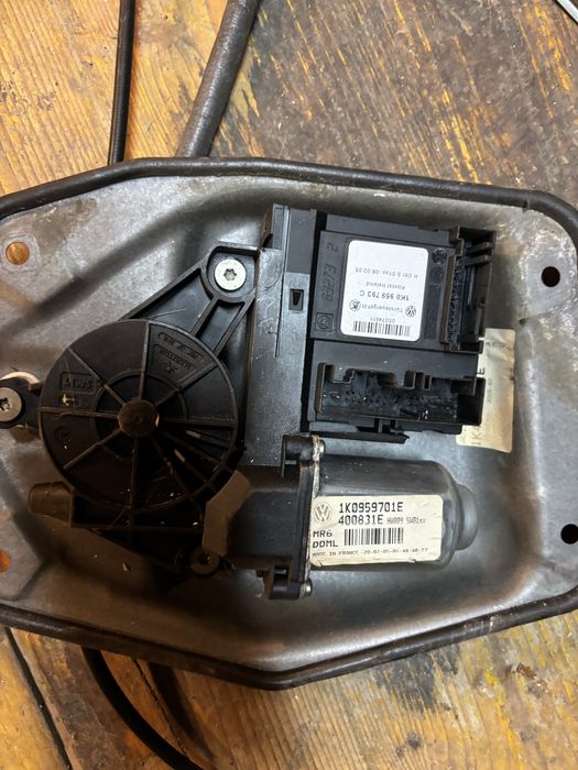 Оригинални Ел Стъклоповдигачи за Vw Голф 5