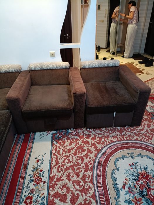 Отдам Диван Угловой!!!