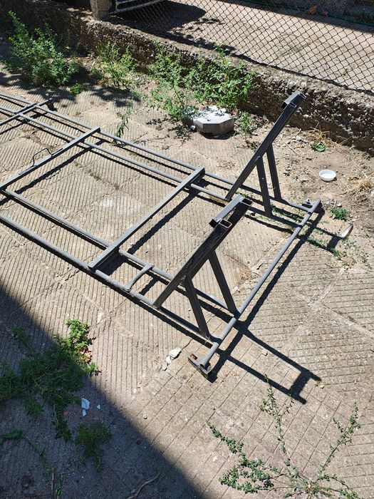 Стойка за превоз на мотори