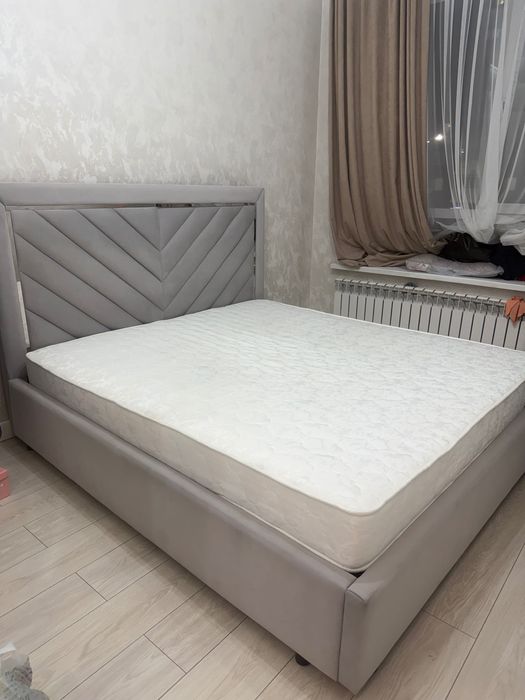 Продам кровать серая