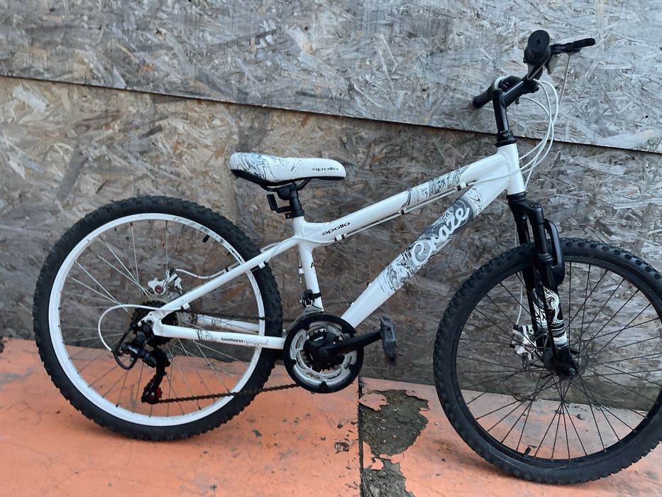 Bicicleta apollo caze frane pe disc roti 24” cadru aluminiu