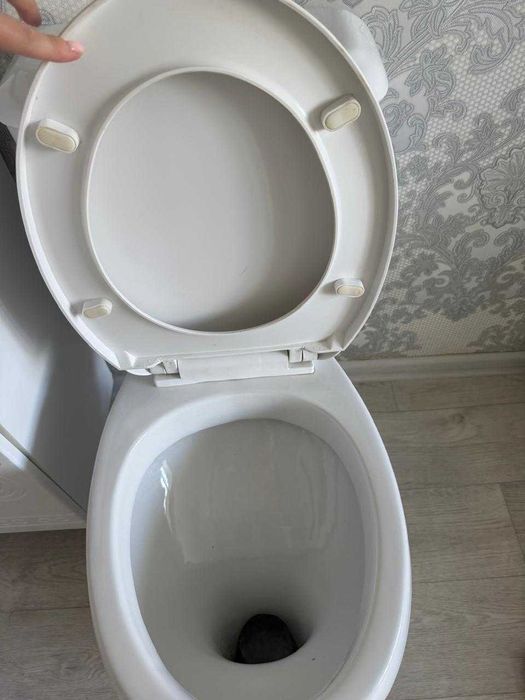 Продам срочно  унитаз
