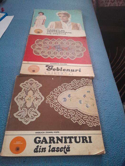 Cărți și broșuri vechi romanesti