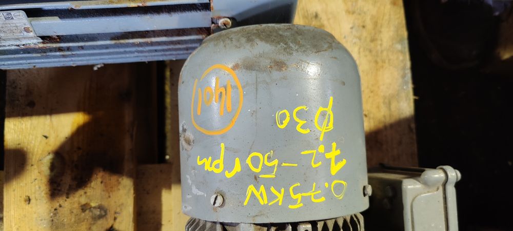 Motor electric trifazat cu reductor și variator, 0.75kW, 7.2-50rpm