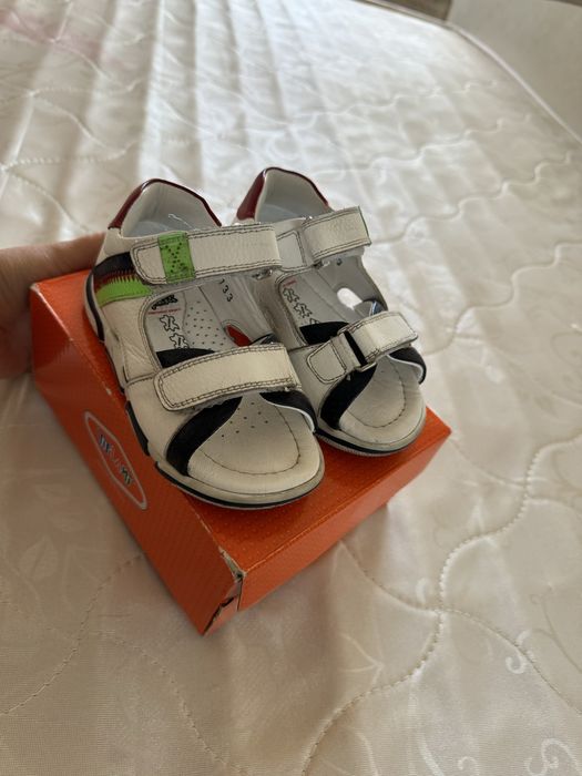 Продам сандали Тифлани 24 размер