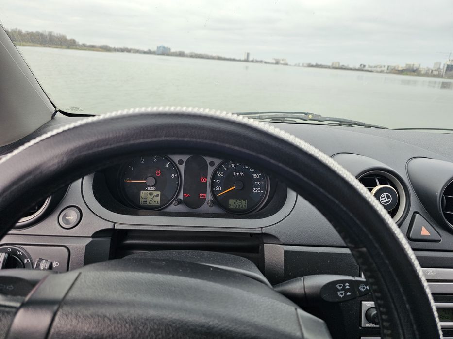 FORD Fiesta 2002 — imagine 3