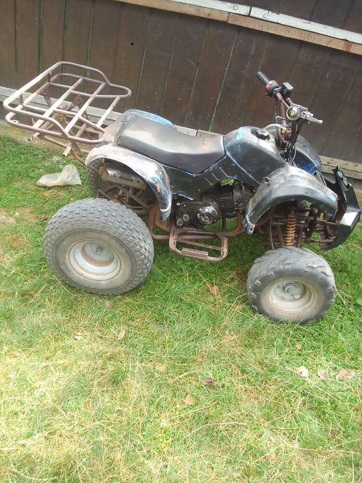 Vând sau schimb atv