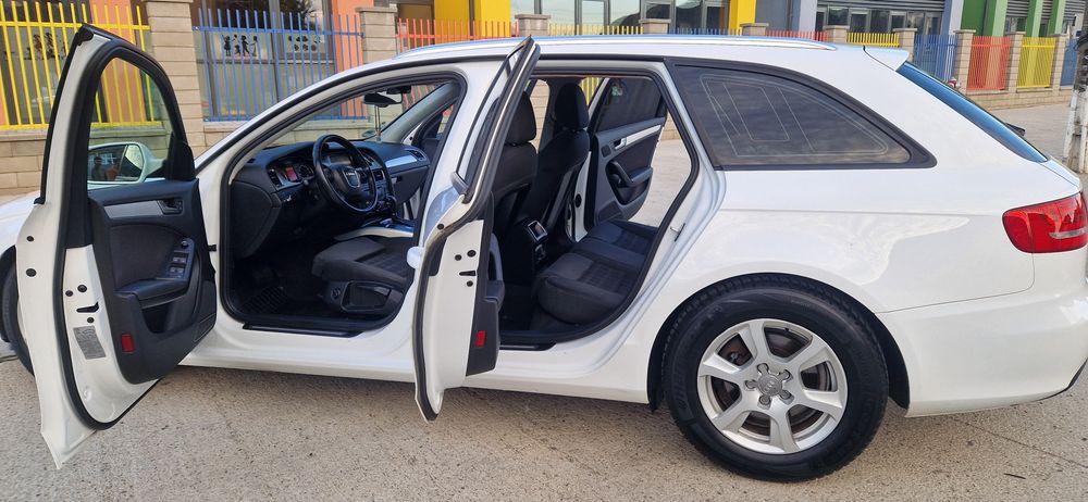 Audi A 4 S-line 2.0 Diesel automat an 2011 euro 5 inmatriculat unic proprietar acte la zi fiscal pe loc