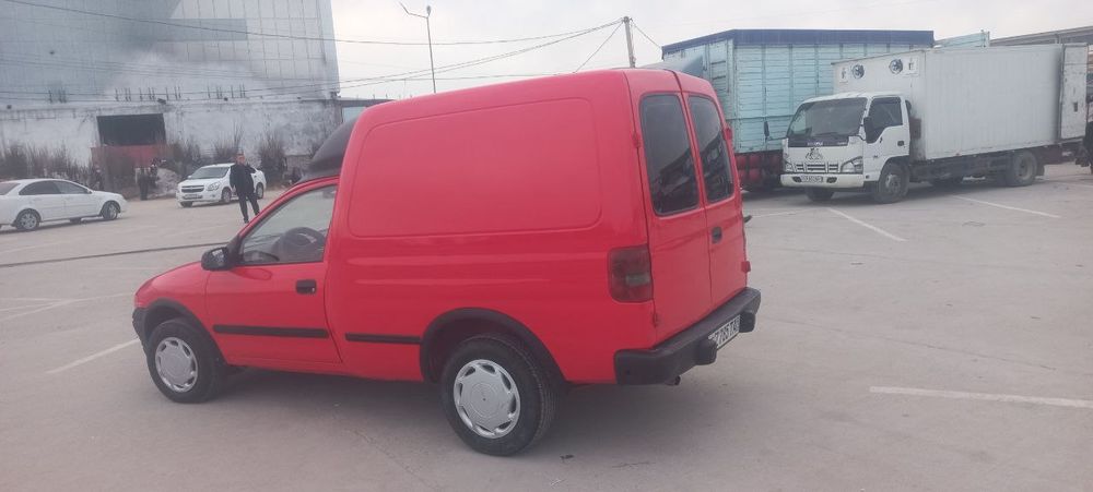 OPEL COMBO sotiladi