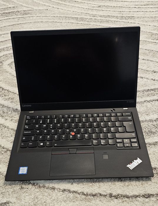 Lenovo ThinkPad X1 Carbon – 256GB SSD – Windows 11 Pro