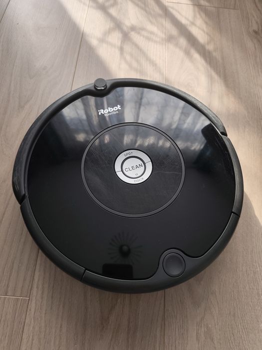Прахосмукачка робот Roomba 606