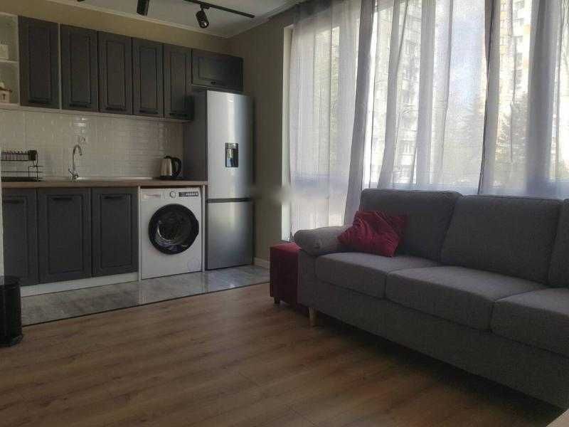 Дава се под наем Двустаен апартамент в Бургас, Изгрев - 65 кв.м за 459 € - Снимка #1