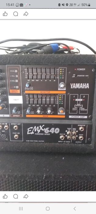 Vând sau schimb cu boxe active pe 15..sau akai  cu diferența..