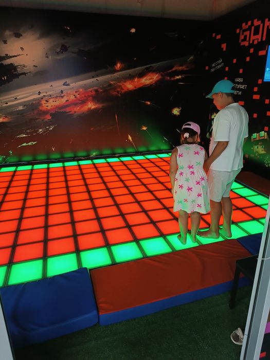 Аттракцион световой "Пол - это лава" или Пиксельрум