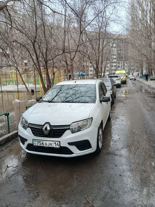 Автомобиль Рено логан