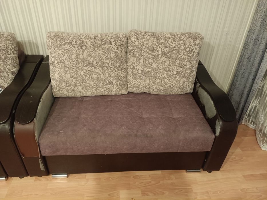 Продам диван срочно