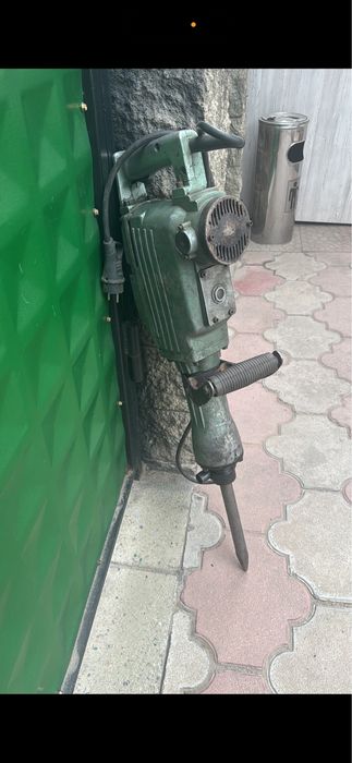 Отбойник в отличном состоянии, обслуженный и модернезированный